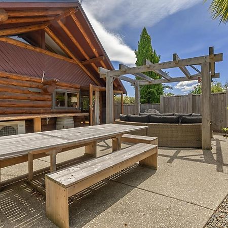 The Log House Villa Wanaka Eksteriør billede