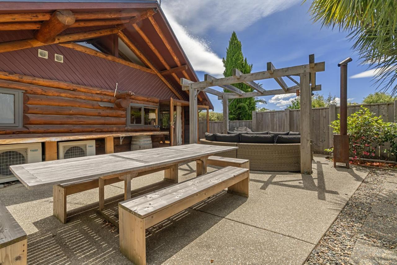 The Log House Villa Wanaka Eksteriør billede